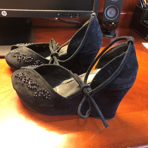 Volatile Wedge Shoe - Picture 5 of 6